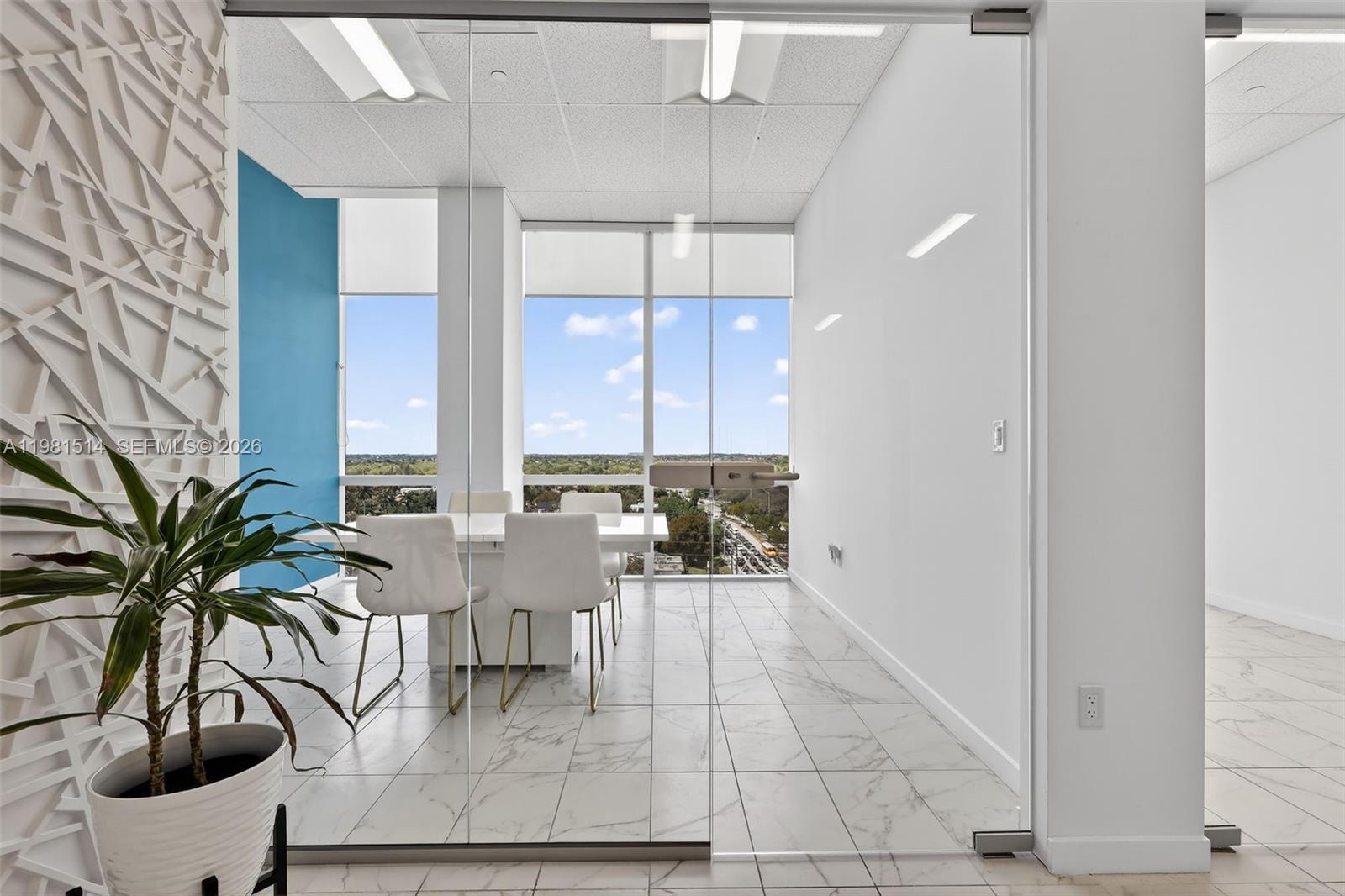   /   sq. ft. $ 2026-03-15 0 foto