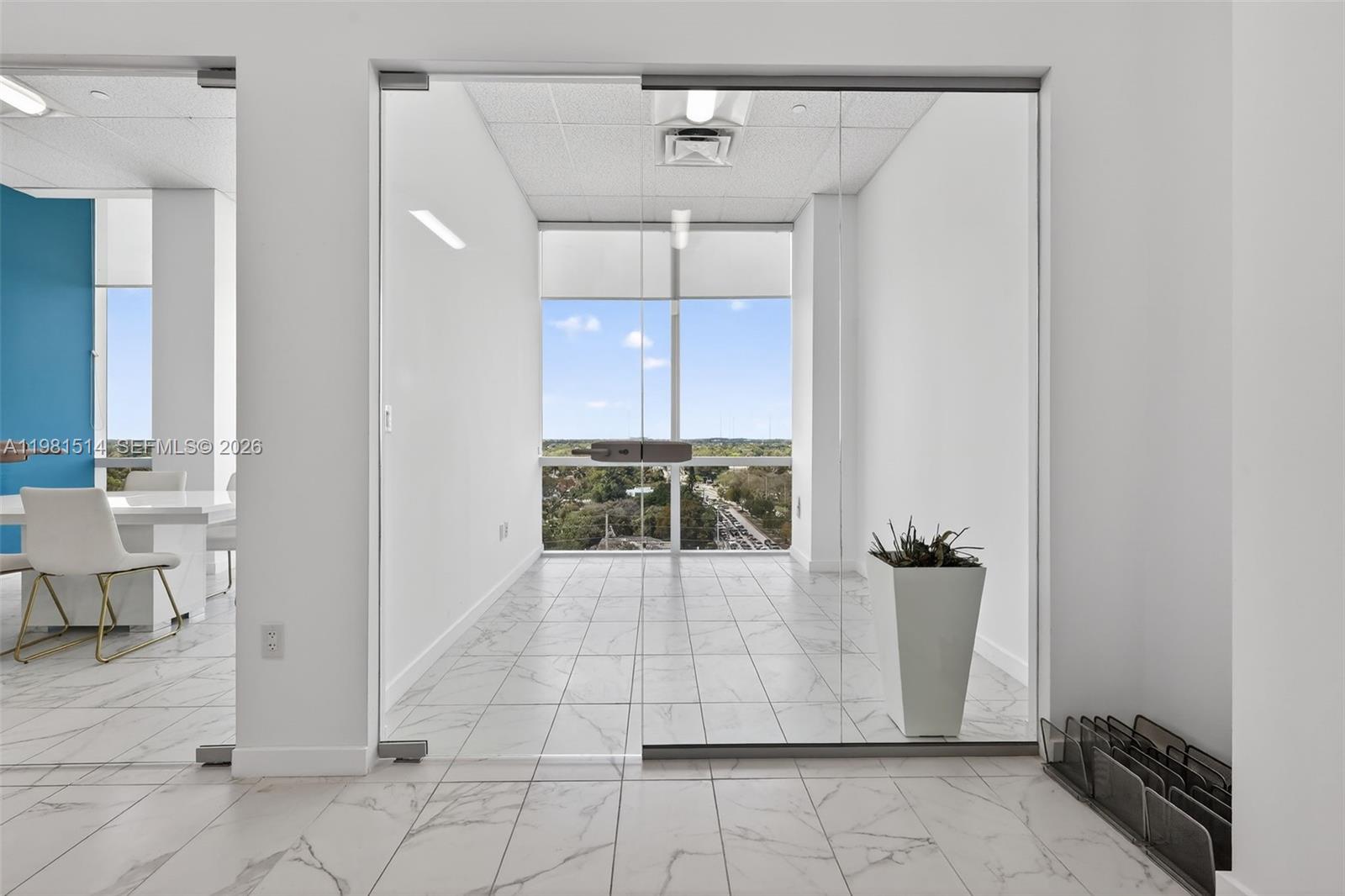   /   sq. ft. $ 2026-03-15 0 foto