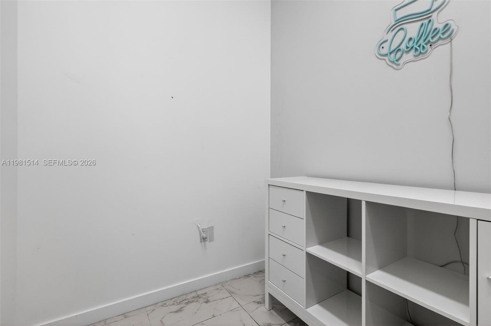   /   sq. ft. $ 2026-03-15 0 foto