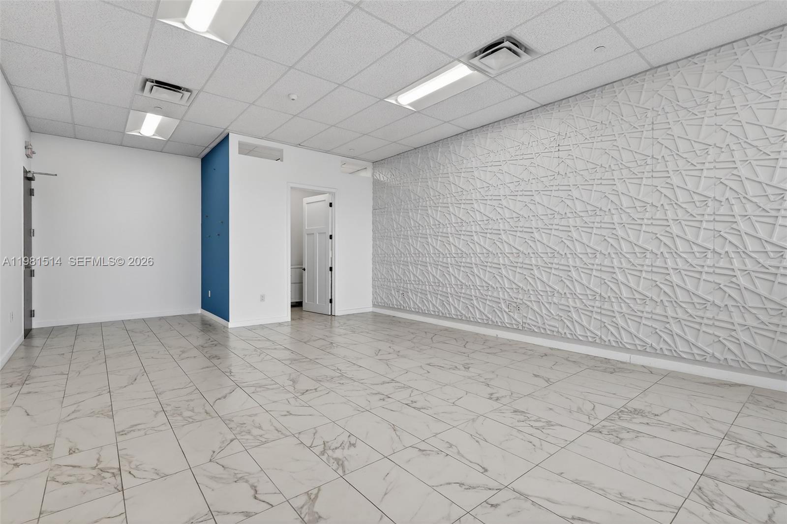   /   sq. ft. $ 2026-03-15 0 foto