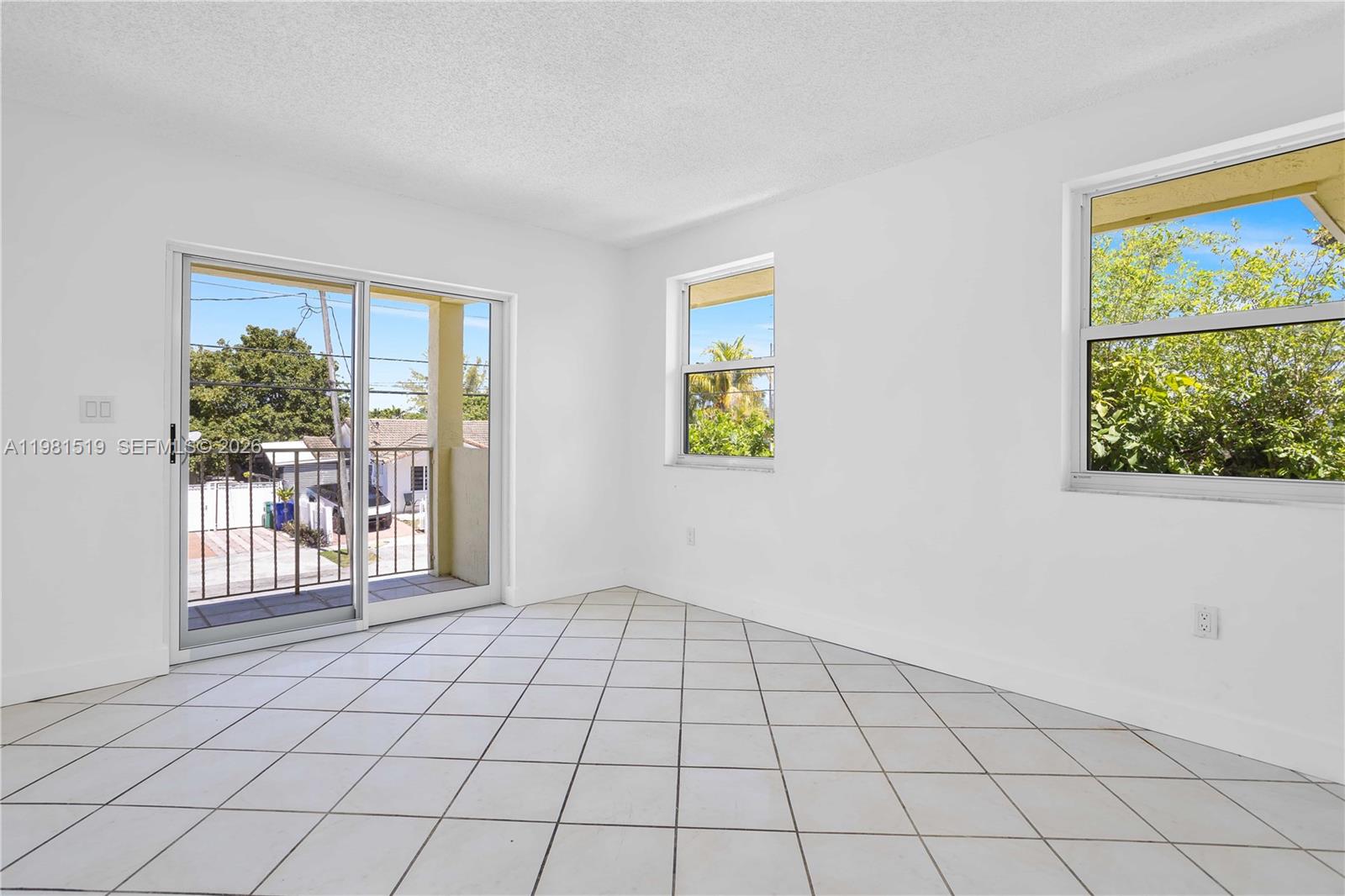   /  4350 sq. ft. $ 2026-03-12 0 foto