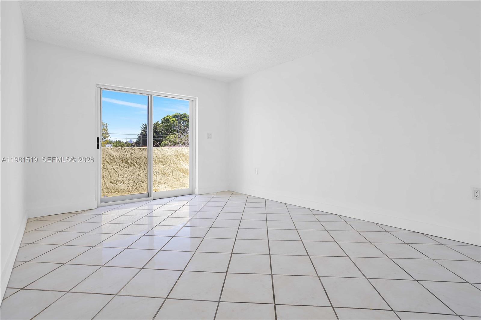   /  4350 sq. ft. $ 2026-03-12 0 foto