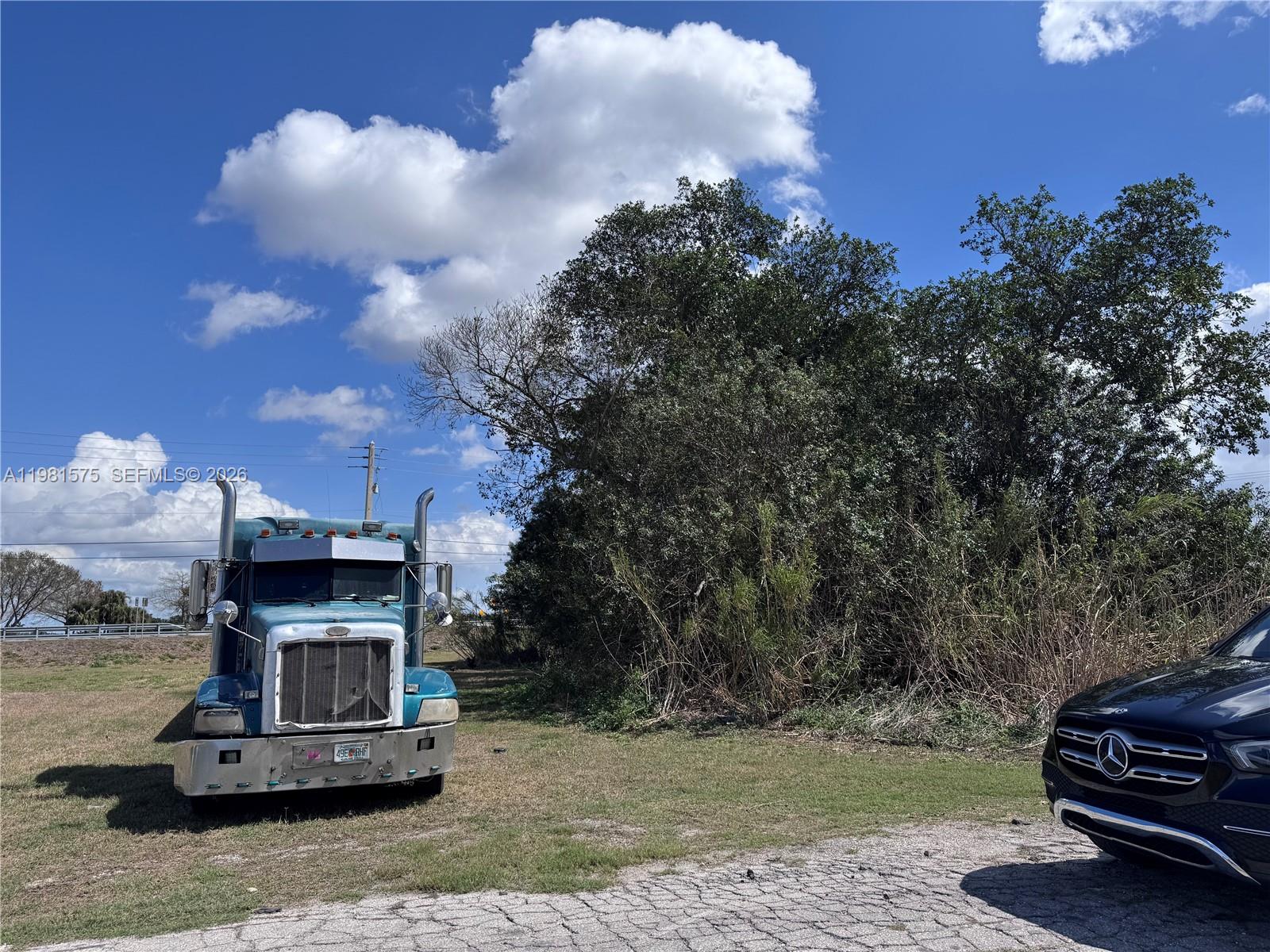   /   кв.футов $ 2026-03-12 0 Фото