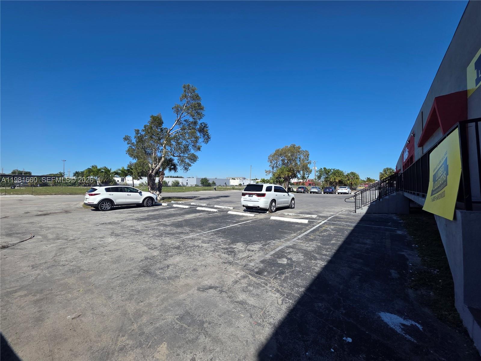   /   sq. ft. $ 2026-03-12 0 foto