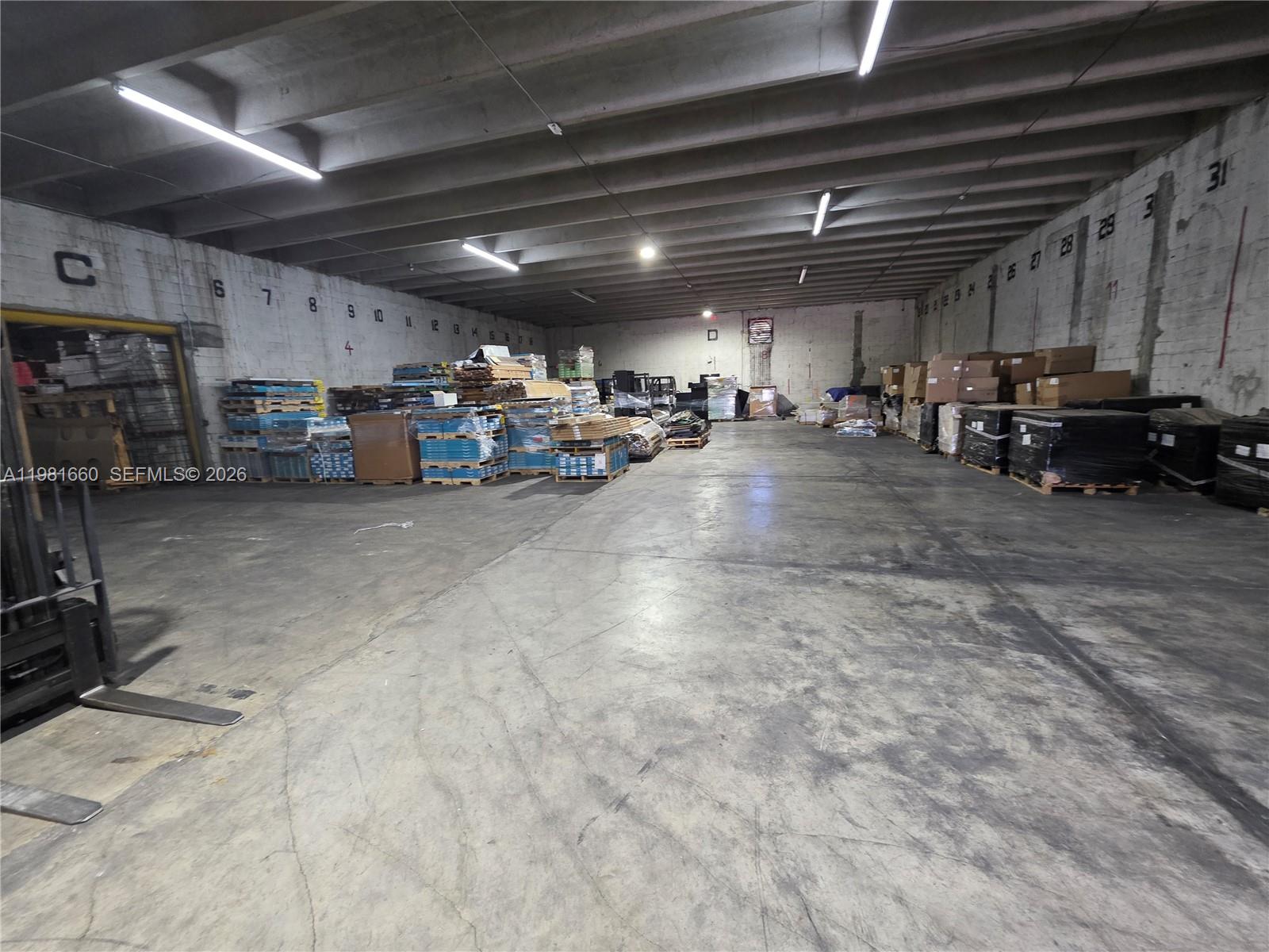   /   sq. ft. $ 2026-03-12 0 foto