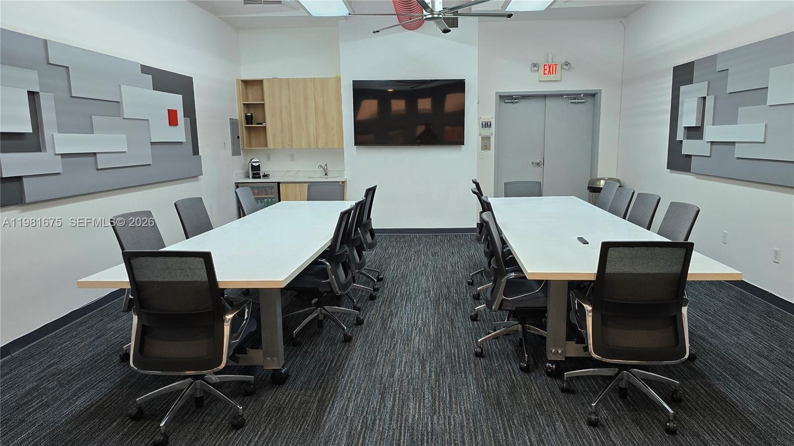 305-306  /   кв.футов $ 2026-03-12 0 Фото