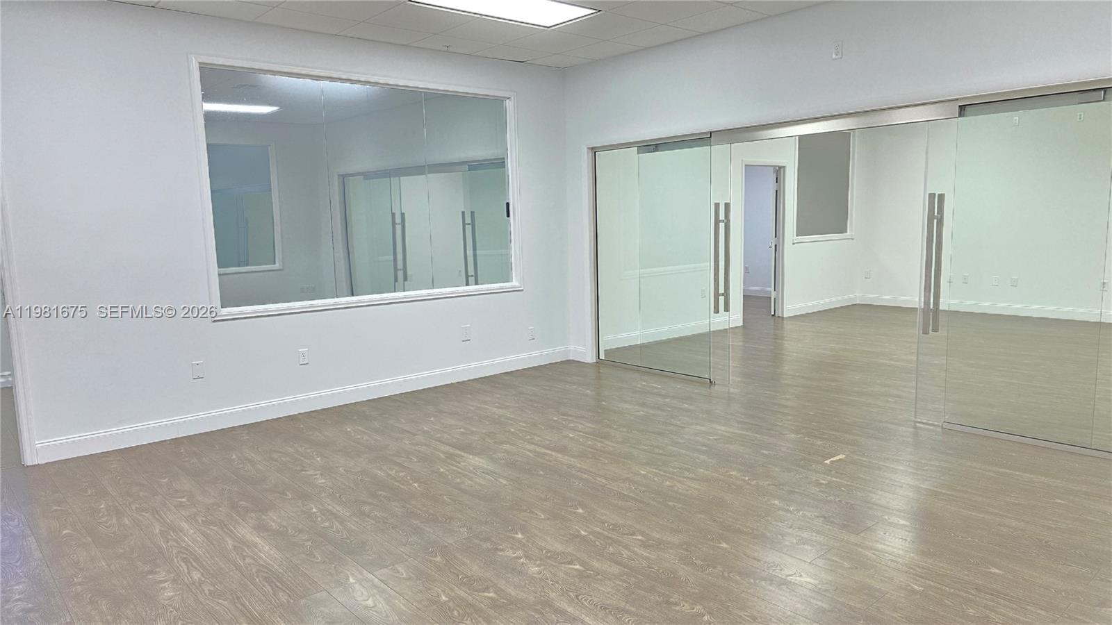 305-306  /   кв.футов $ 2026-03-12 0 Фото