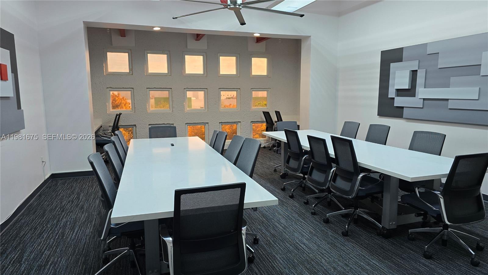 305-306  /   кв.футов $ 2026-03-12 0 Фото