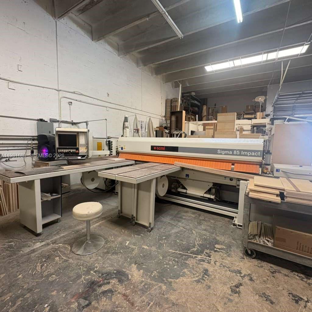   /   кв.футов $ 2026-03-12 0 Фото