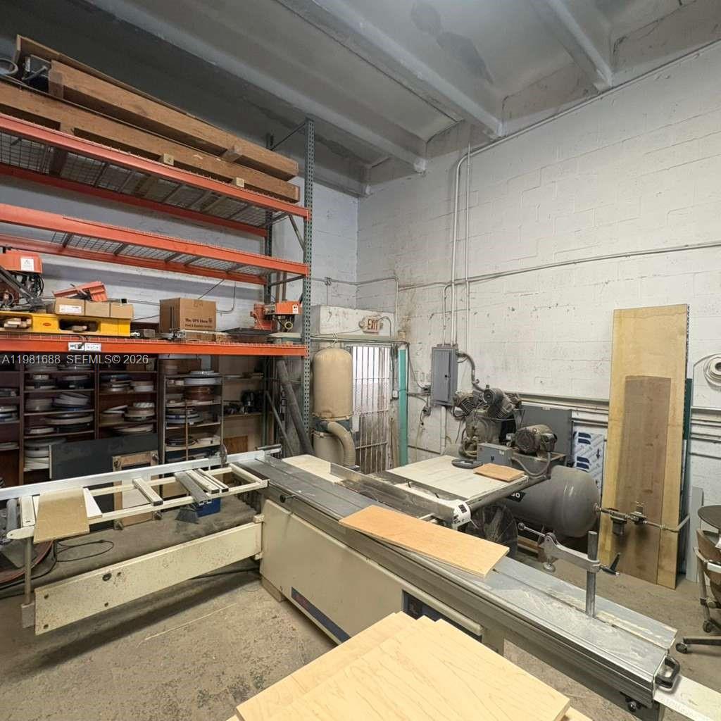   /   кв.футов $ 2026-03-12 0 Фото