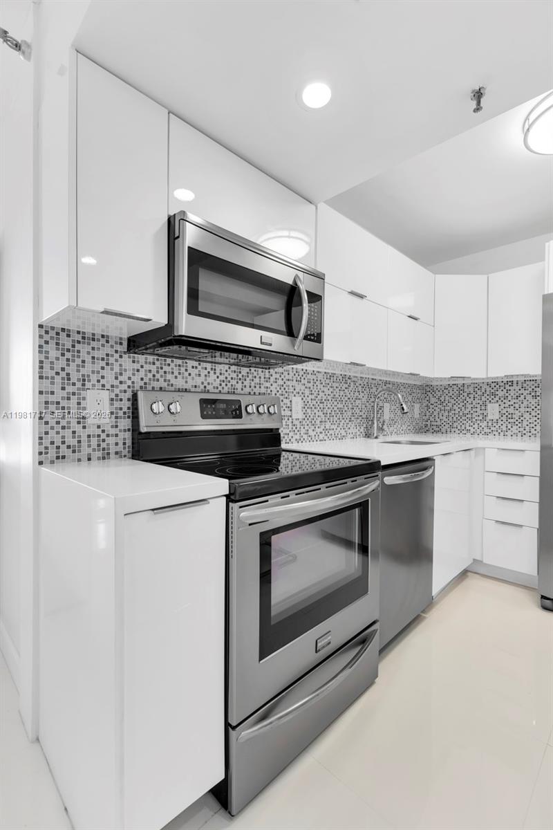 Photo of 20515 Country Club Dr  #2242, Aventura, Florida, 33180 - 
