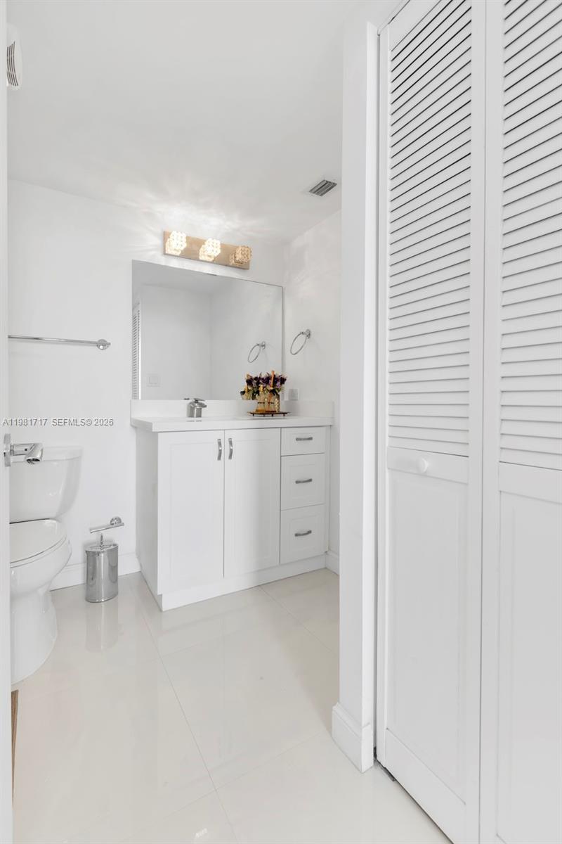 Photo of 20515 Country Club Dr  #2242, Aventura, Florida, 33180 - 