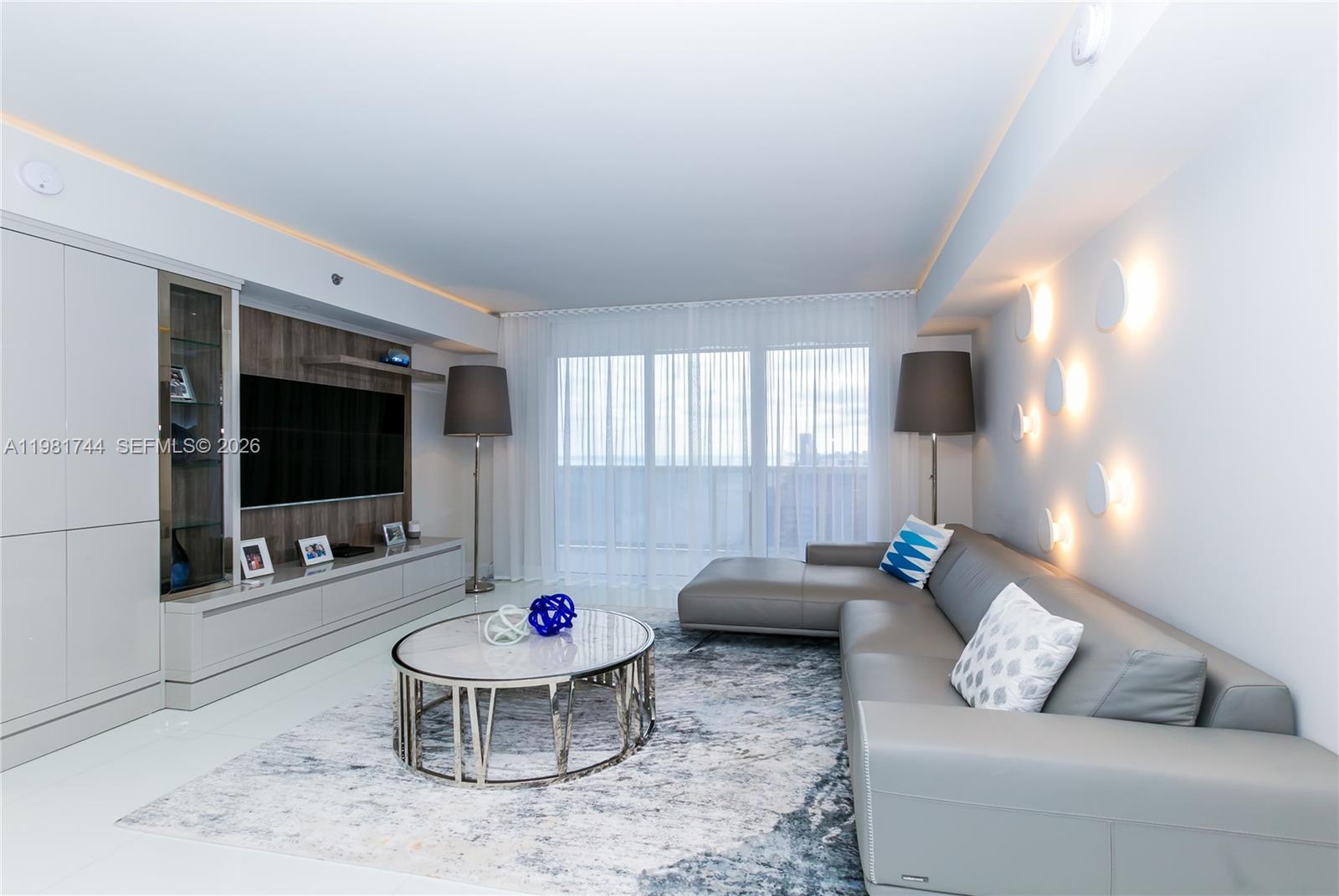2903 3 / 3 1733 sq. ft. $ 2026-03-12 0 foto