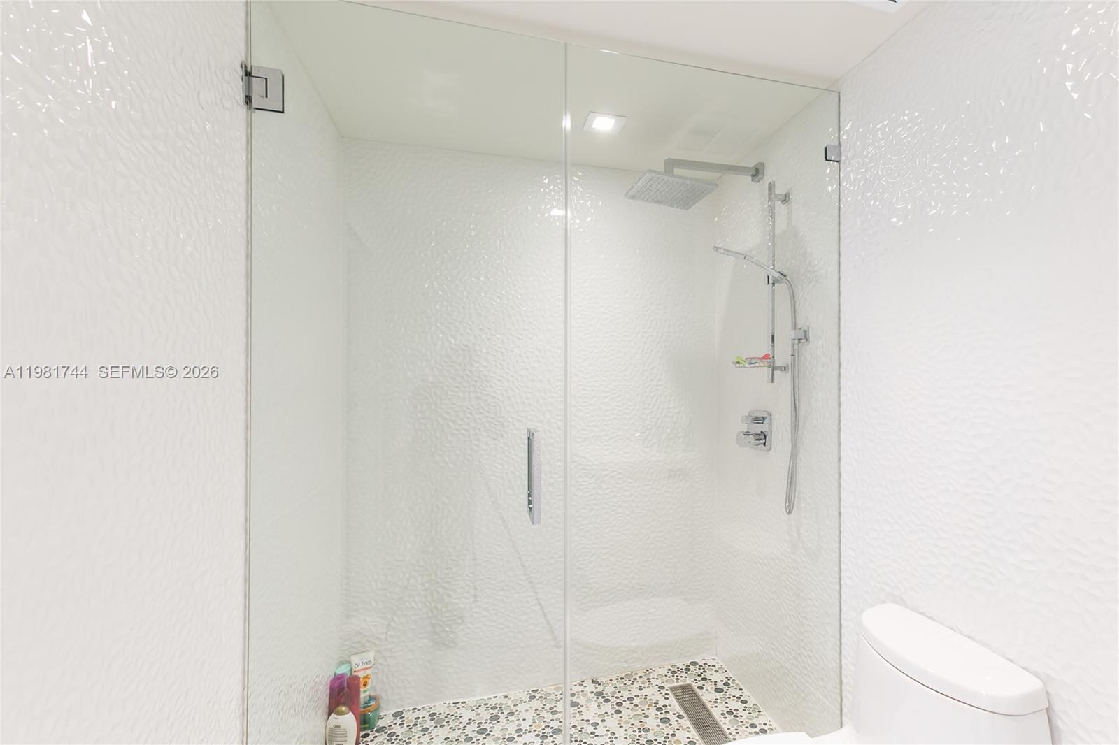 2903 3 / 3 1733 sq. ft. $ 2026-03-12 0 foto