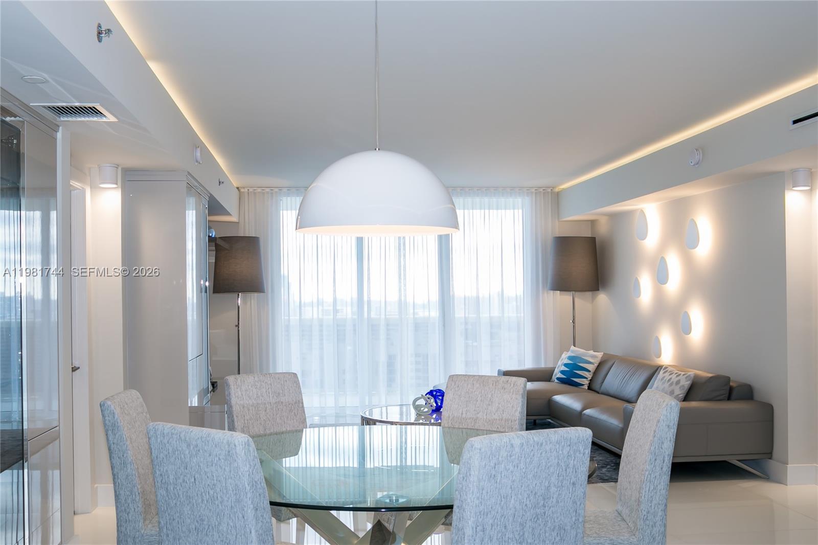 2903 3 / 3 1733 sq. ft. $ 2026-03-12 0 foto
