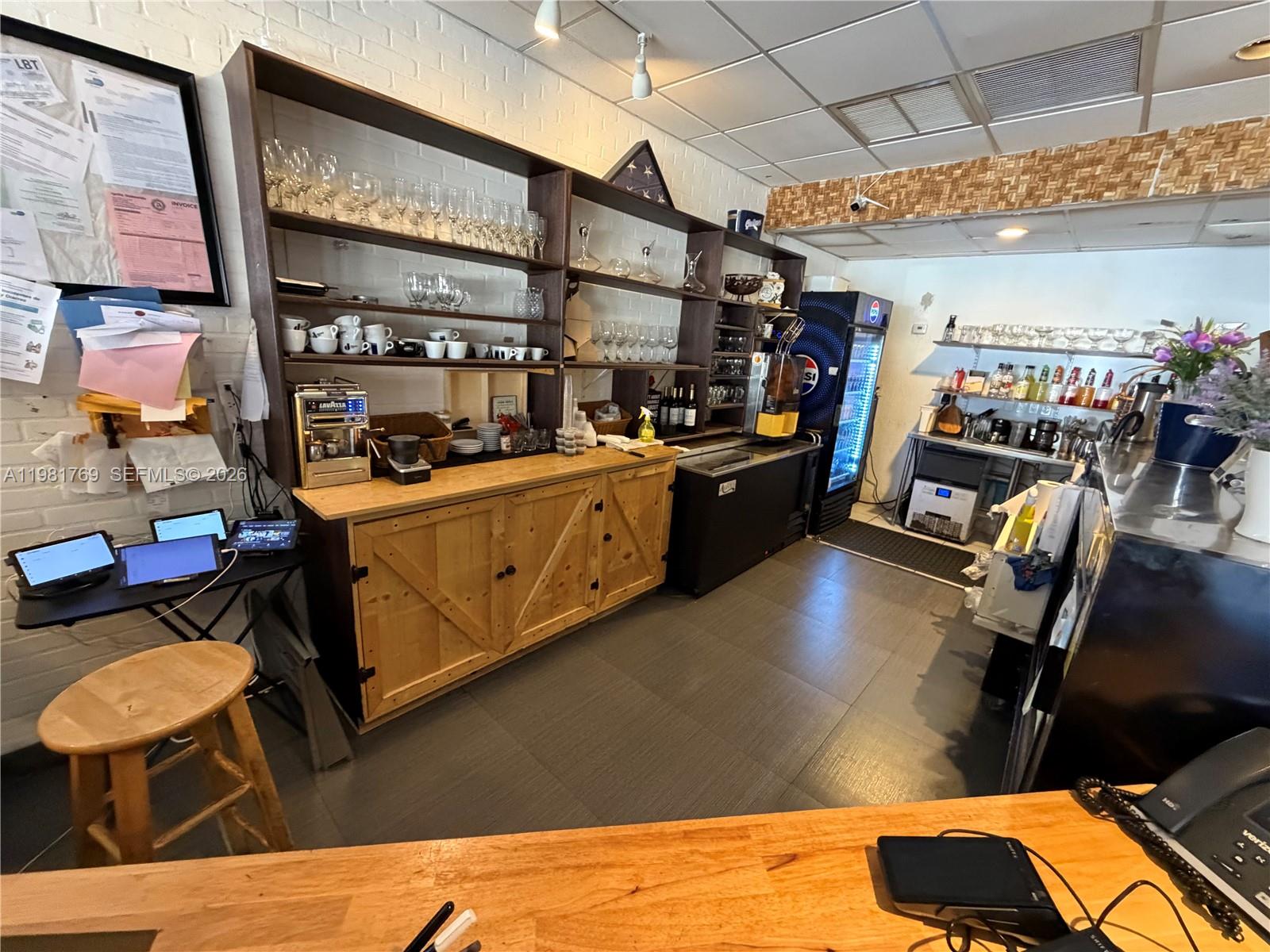   /   sq. ft. $ 2026-03-12 0 foto