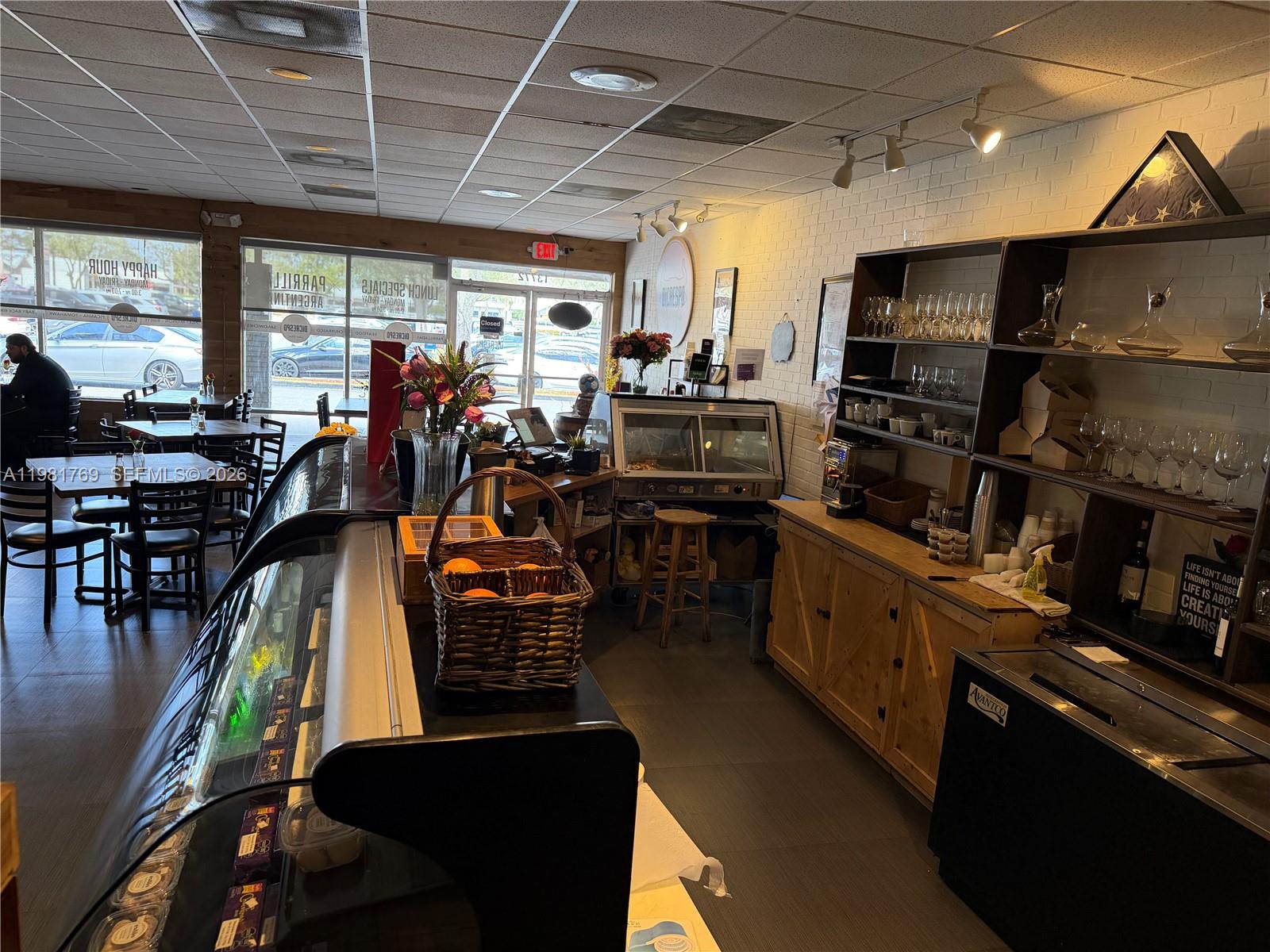   /   sq. ft. $ 2026-03-12 0 foto