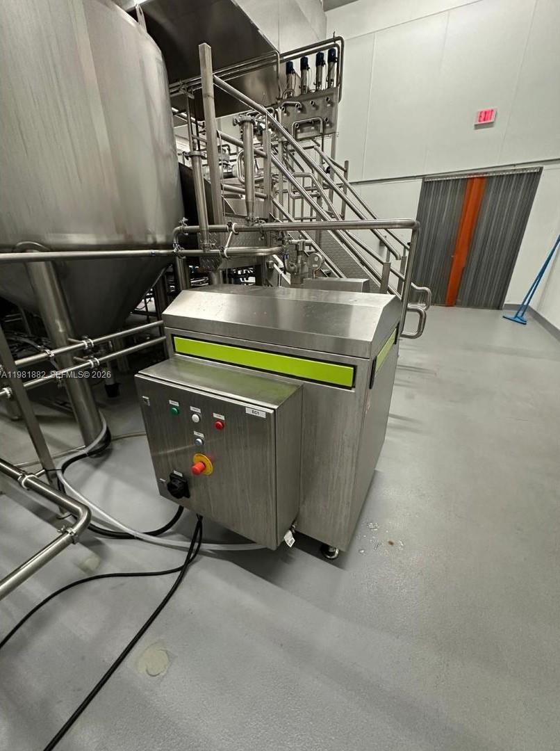   /   sq. ft. $ 2026-03-12 0 foto