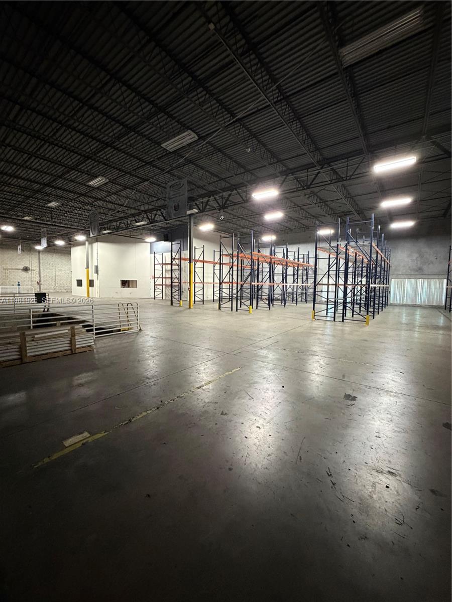 Подробнее / кв.футов $ 2026-03-12 0 Фото