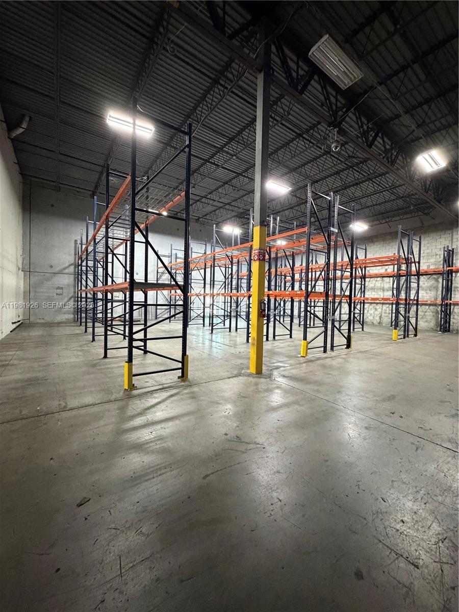 Подробнее / кв.футов $ 2026-03-12 0 Фото