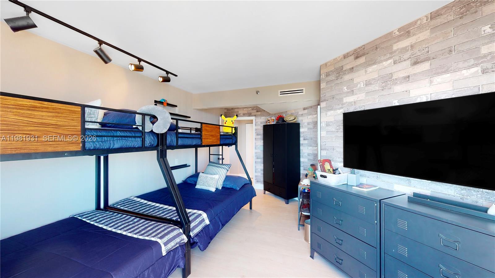 See details 2903 3 / 3 1840 sq. ft. $ 2026-03-12 0 Photo