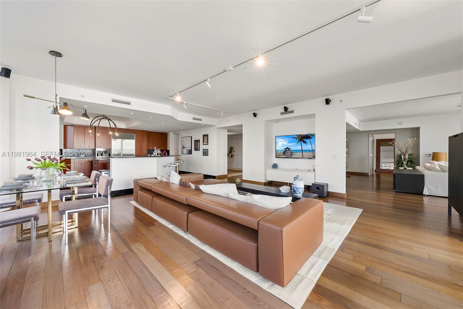 1208 4 / 5 3709 sq. ft. $ 2026-03-12 0 Photo