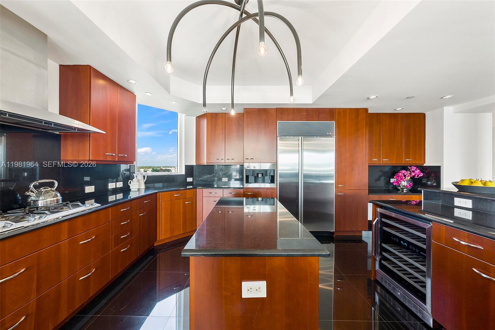 1208 4 / 5 3709 sq. ft. $ 2026-03-12 0 Photo