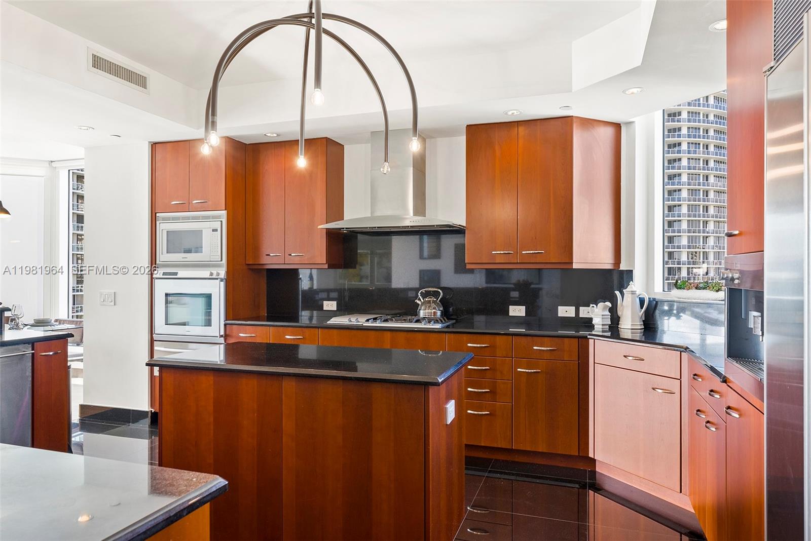 1208 4 / 5 3709 sq. ft. $ 2026-03-12 0 Photo