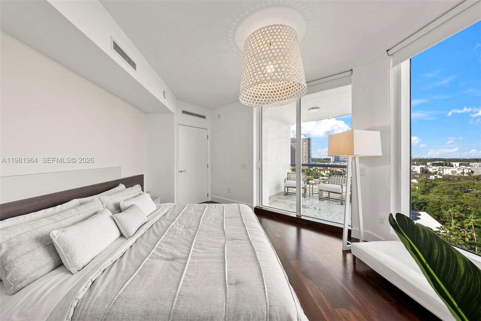 1208 4 / 5 3709 sq. ft. $ 2026-03-12 0 Photo