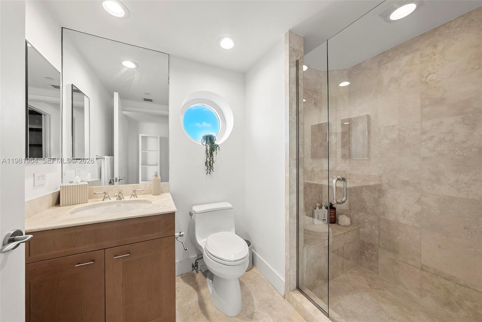 1208 4 / 5 3709 sq. ft. $ 2026-03-12 0 Photo