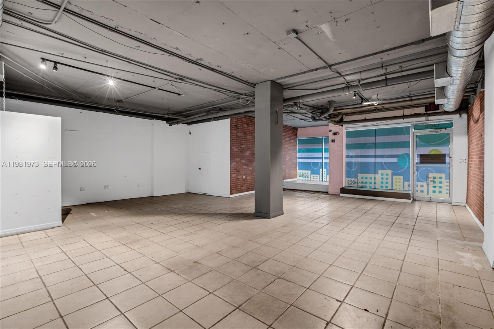 C-1B  /   sq. ft. $ 2026-03-12 0 foto