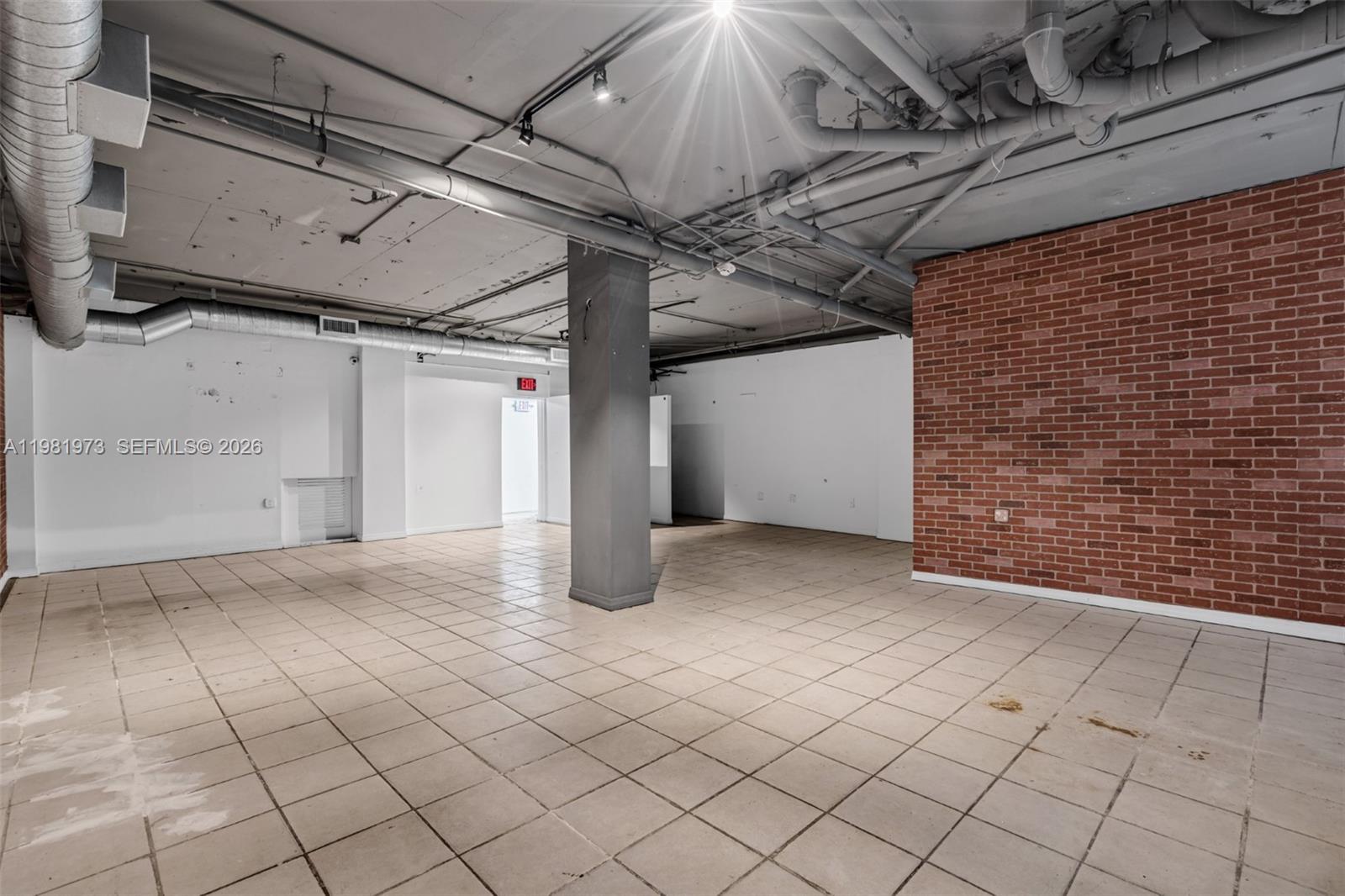 C-1B  /   sq. ft. $ 2026-03-12 0 foto