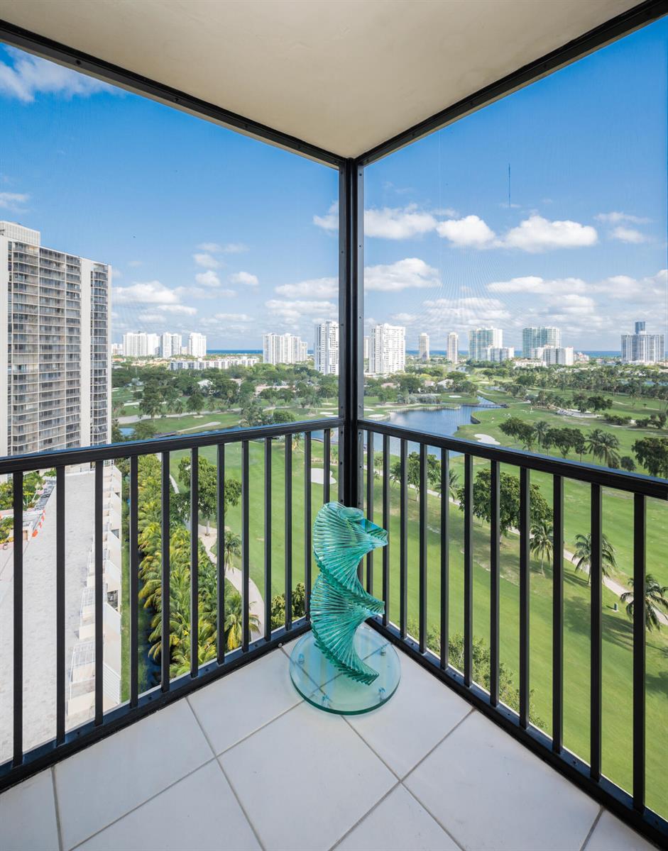 Photo of 20335 Country Club  #1704, Aventura, Florida, 33180 - 691575.crdownload