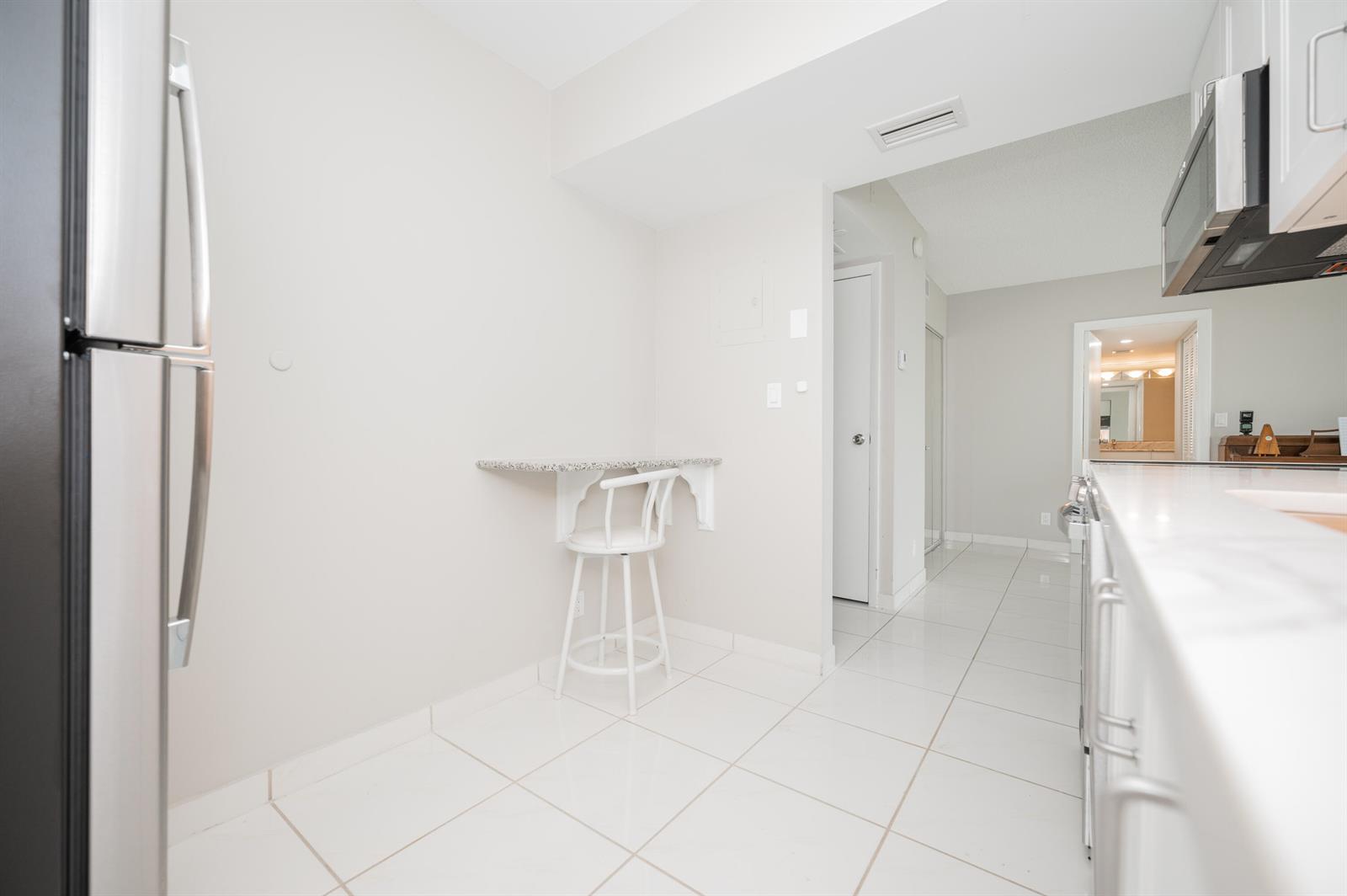 Photo of 20335 Country Club  #1704, Aventura, Florida, 33180 - 310319.crdownload