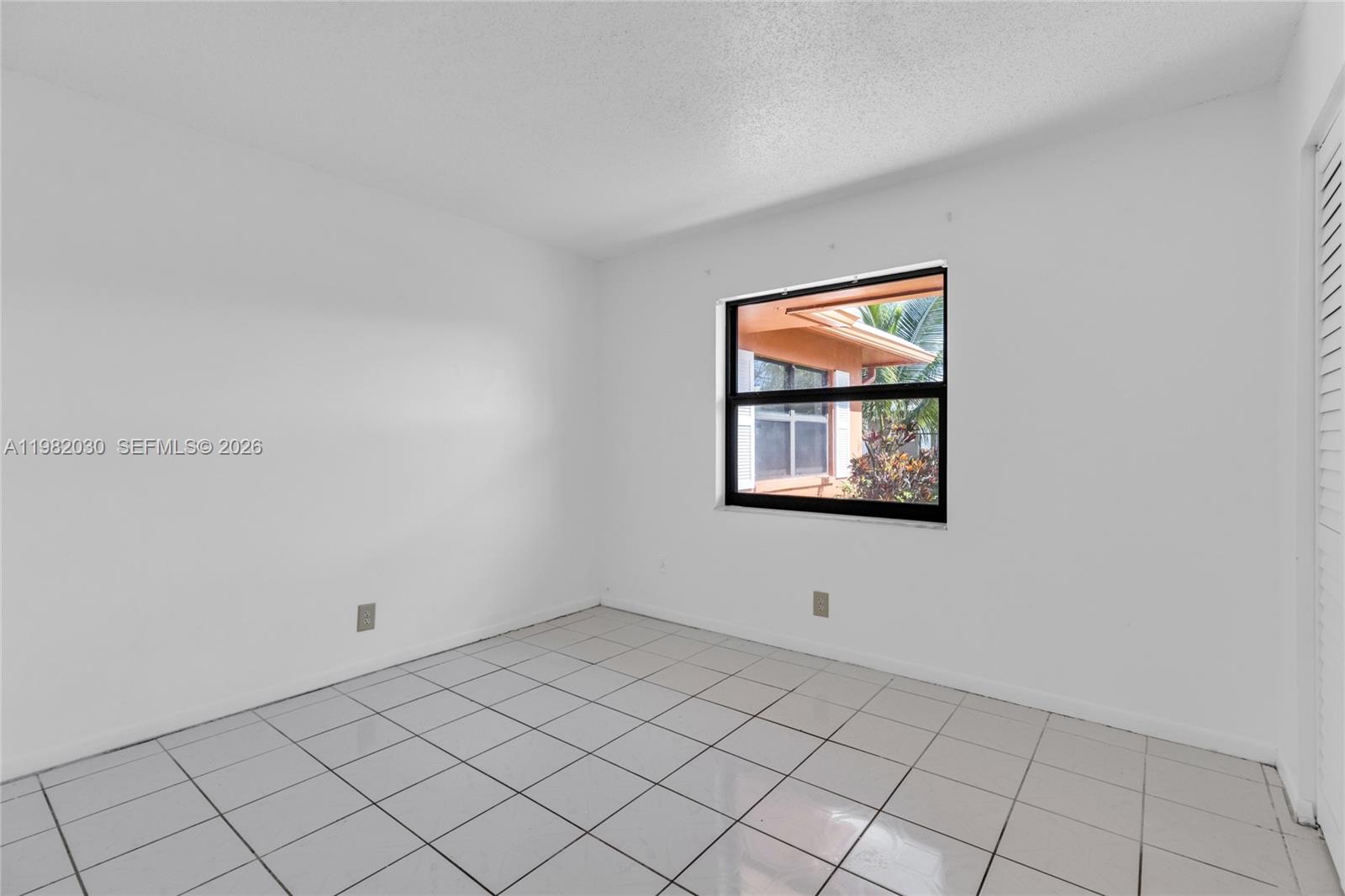   /  2025 sq. ft. $ 2026-03-12 0 Photo