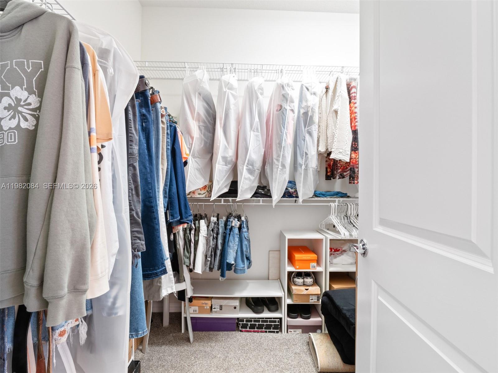 Ver detalles 1575 3 / 2 1742 sq. ft. $ 2026-03-12 0 foto