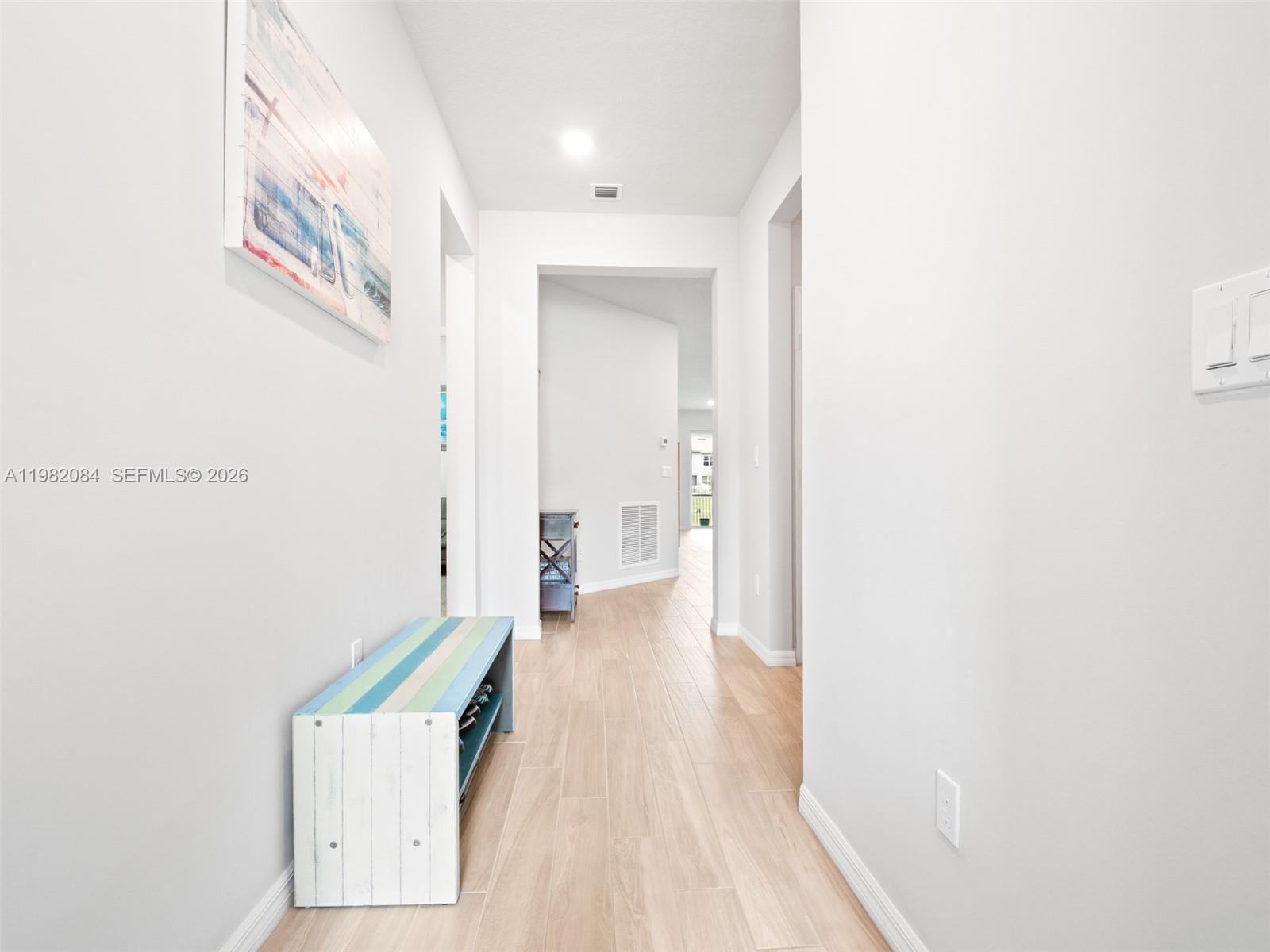 Ver detalles 1575 3 / 2 1742 sq. ft. $ 2026-03-12 0 foto