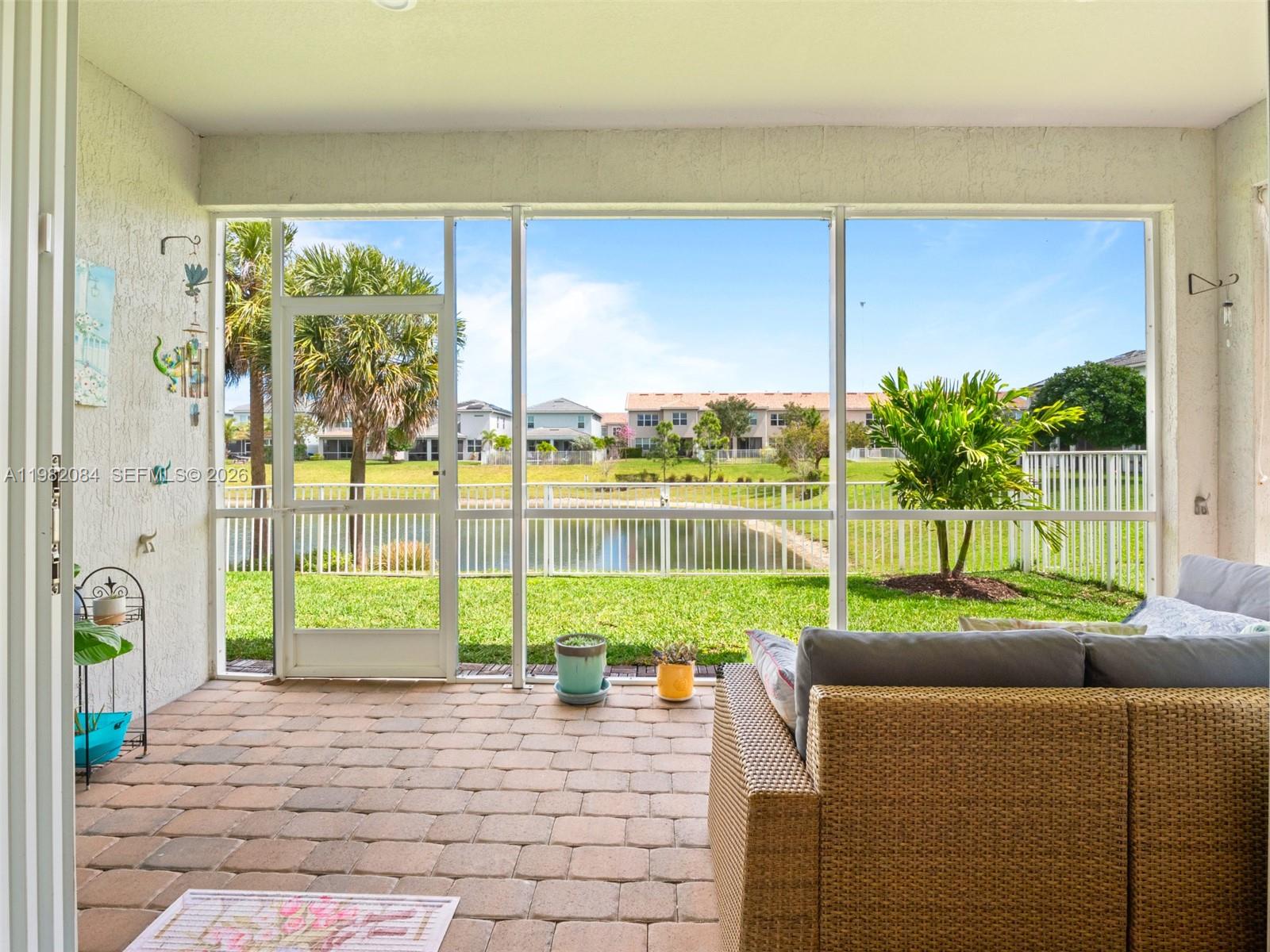 Ver detalles 1575 3 / 2 1742 sq. ft. $ 2026-03-12 0 foto