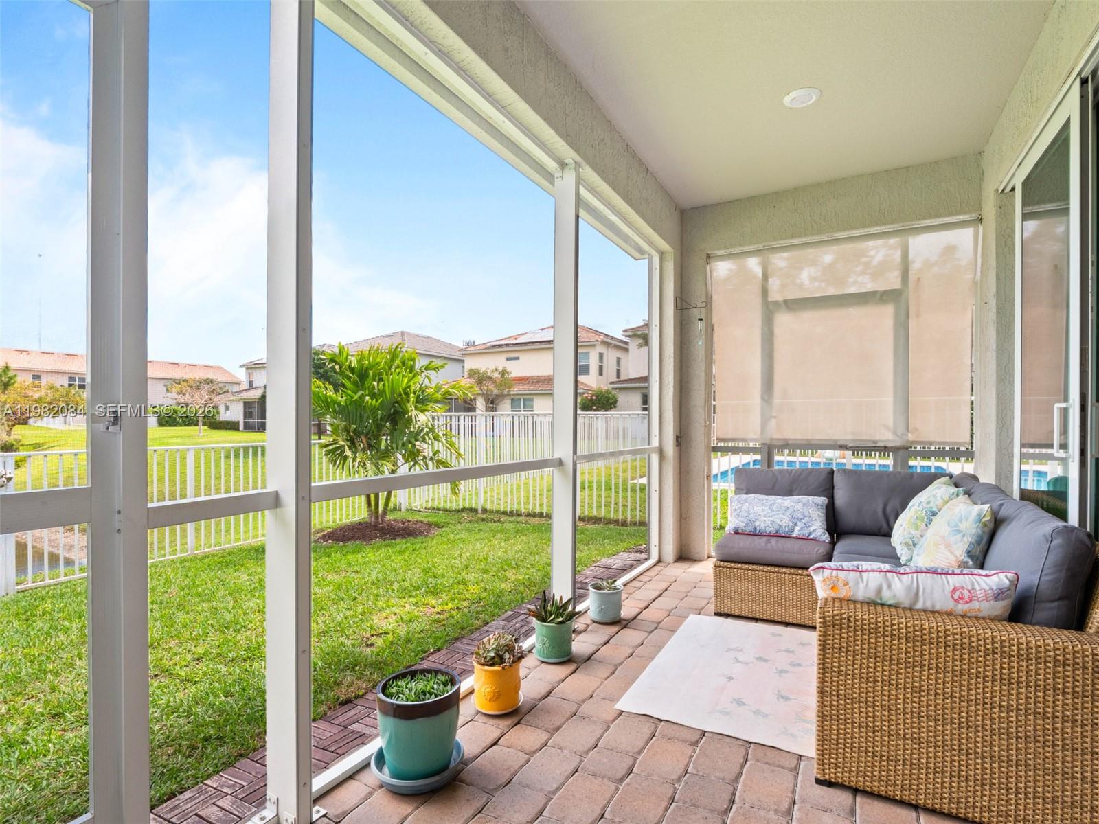 Ver detalles 1575 3 / 2 1742 sq. ft. $ 2026-03-12 0 foto