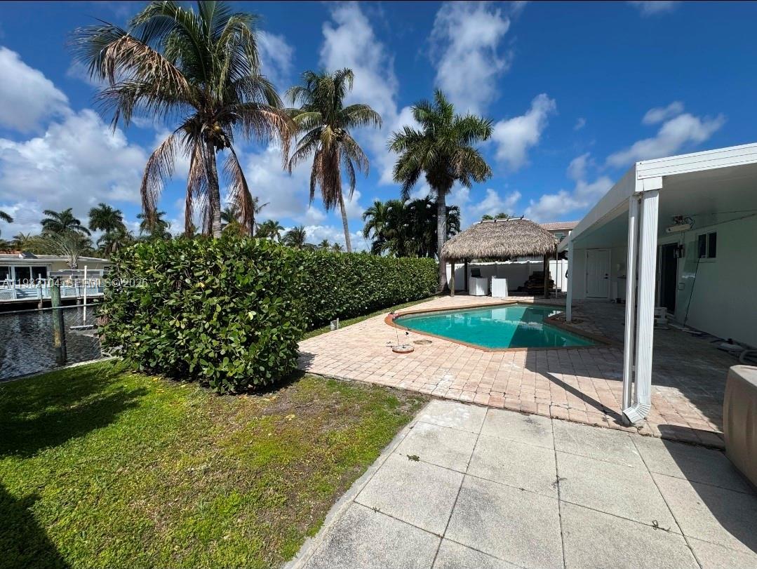 Ver detalles 631 3 / 2 1459 sq. ft. $ 2026-03-12 0 foto