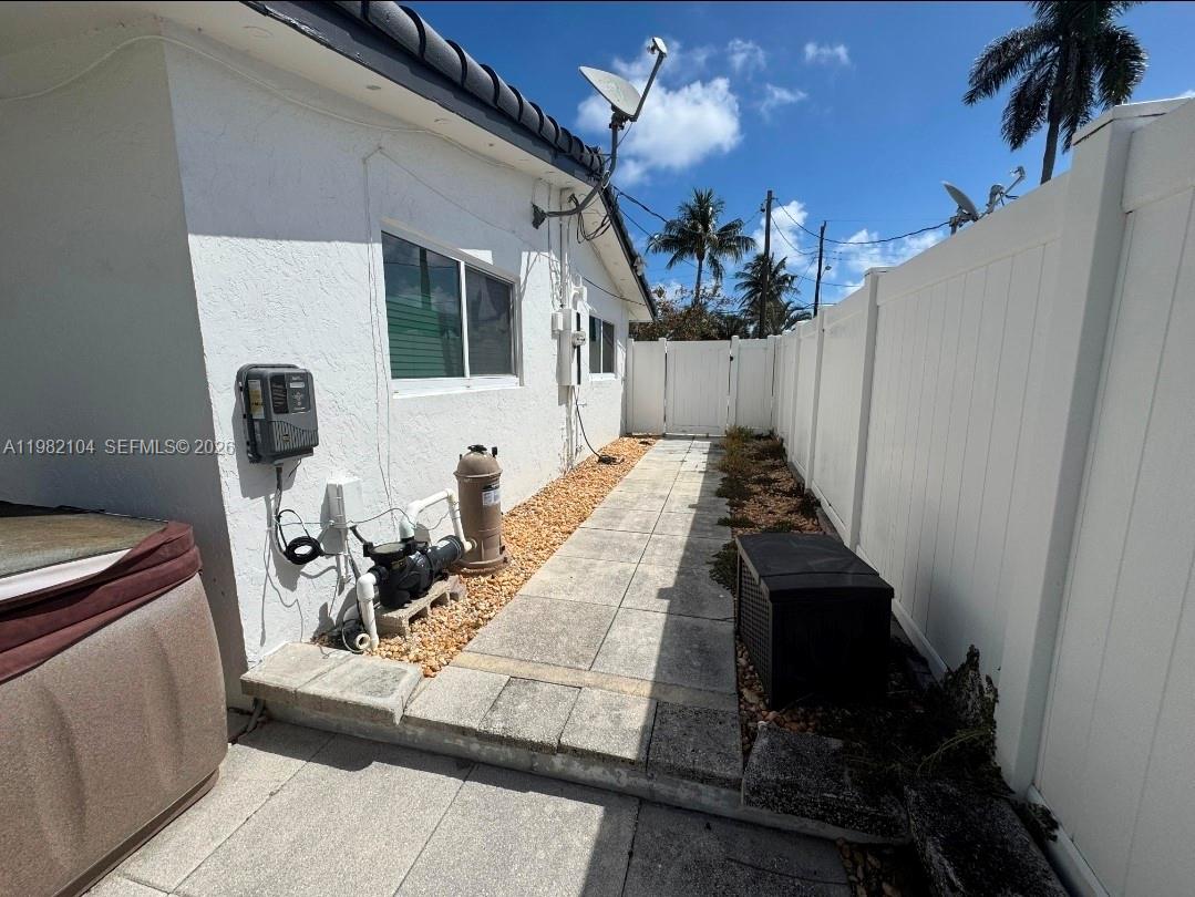 Ver detalles 631 3 / 2 1459 sq. ft. $ 2026-03-12 0 foto