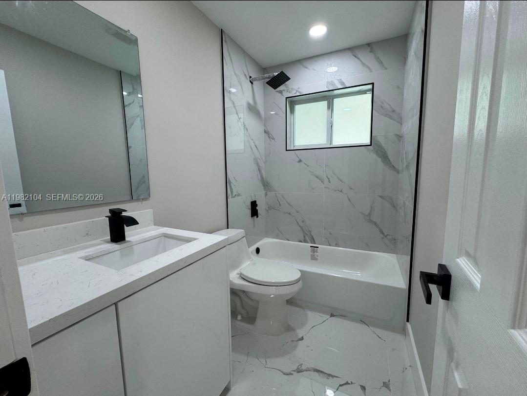 Ver detalles 631 3 / 2 1459 sq. ft. $ 2026-03-12 0 foto