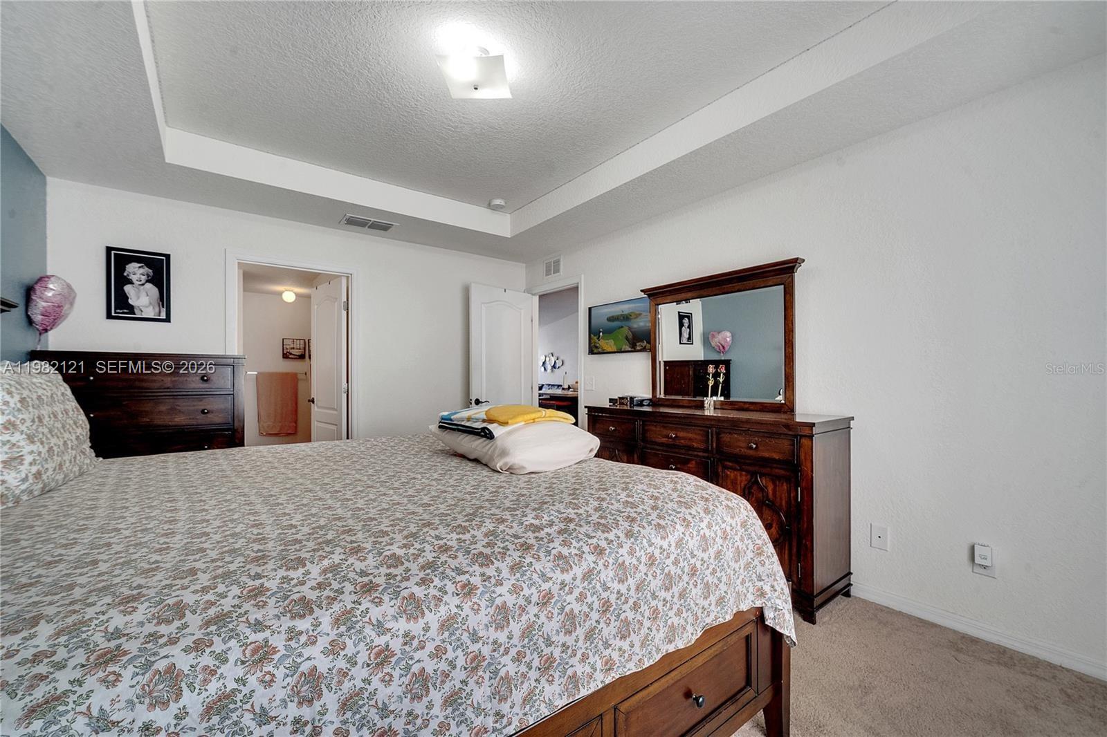 Ver detalles 1317 4 / 2 sq. ft. $ 2026-04-16 0 foto