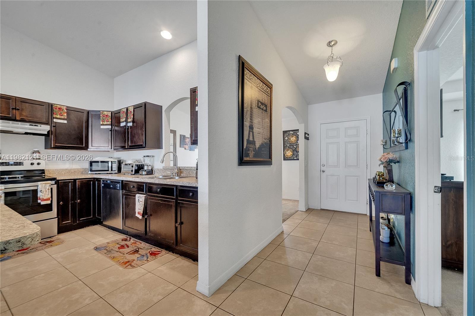 Ver detalles 1317 4 / 2 sq. ft. $ 2026-04-16 0 foto