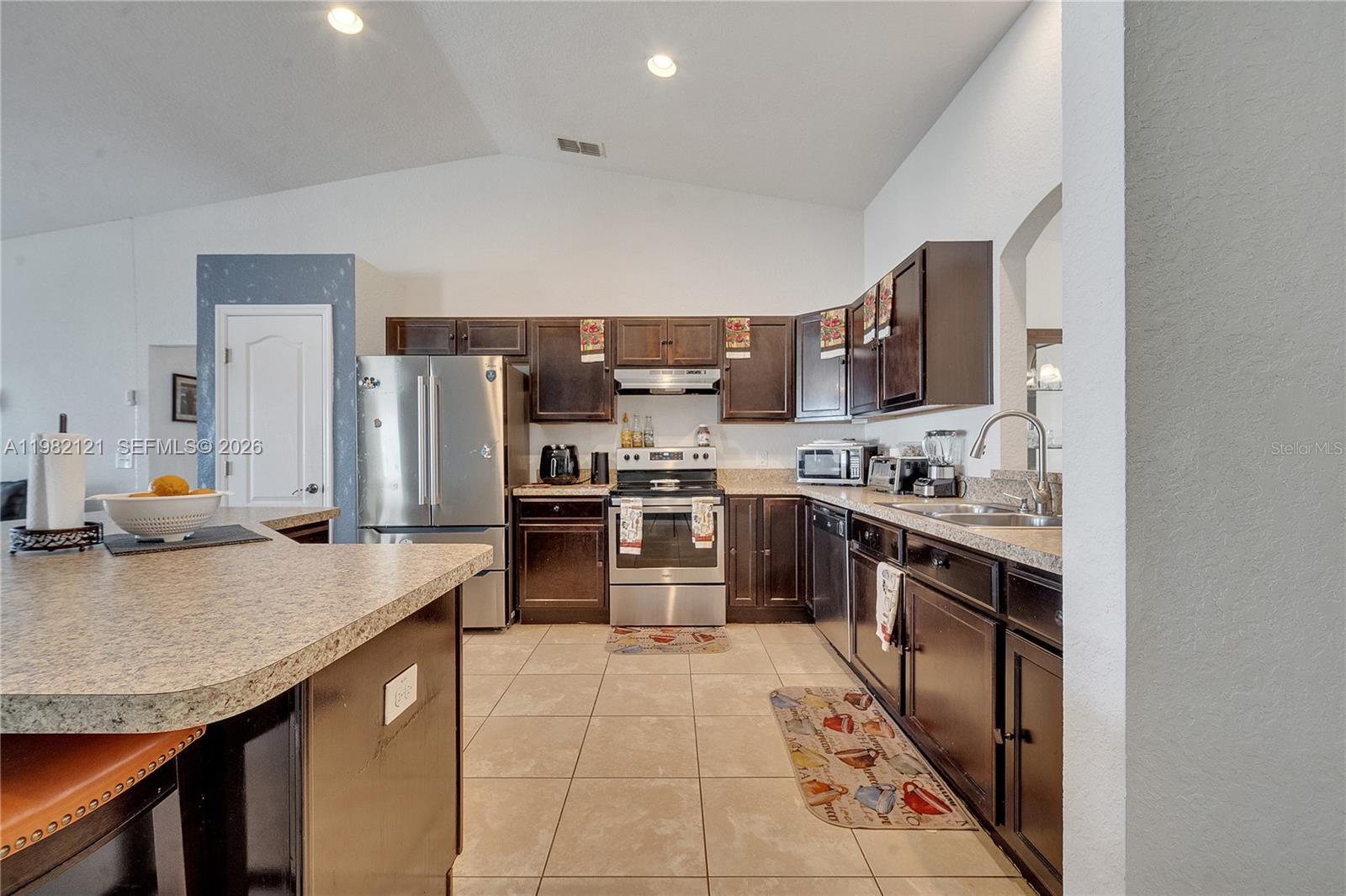 Ver detalles 1317 4 / 2 sq. ft. $ 2026-04-16 0 foto