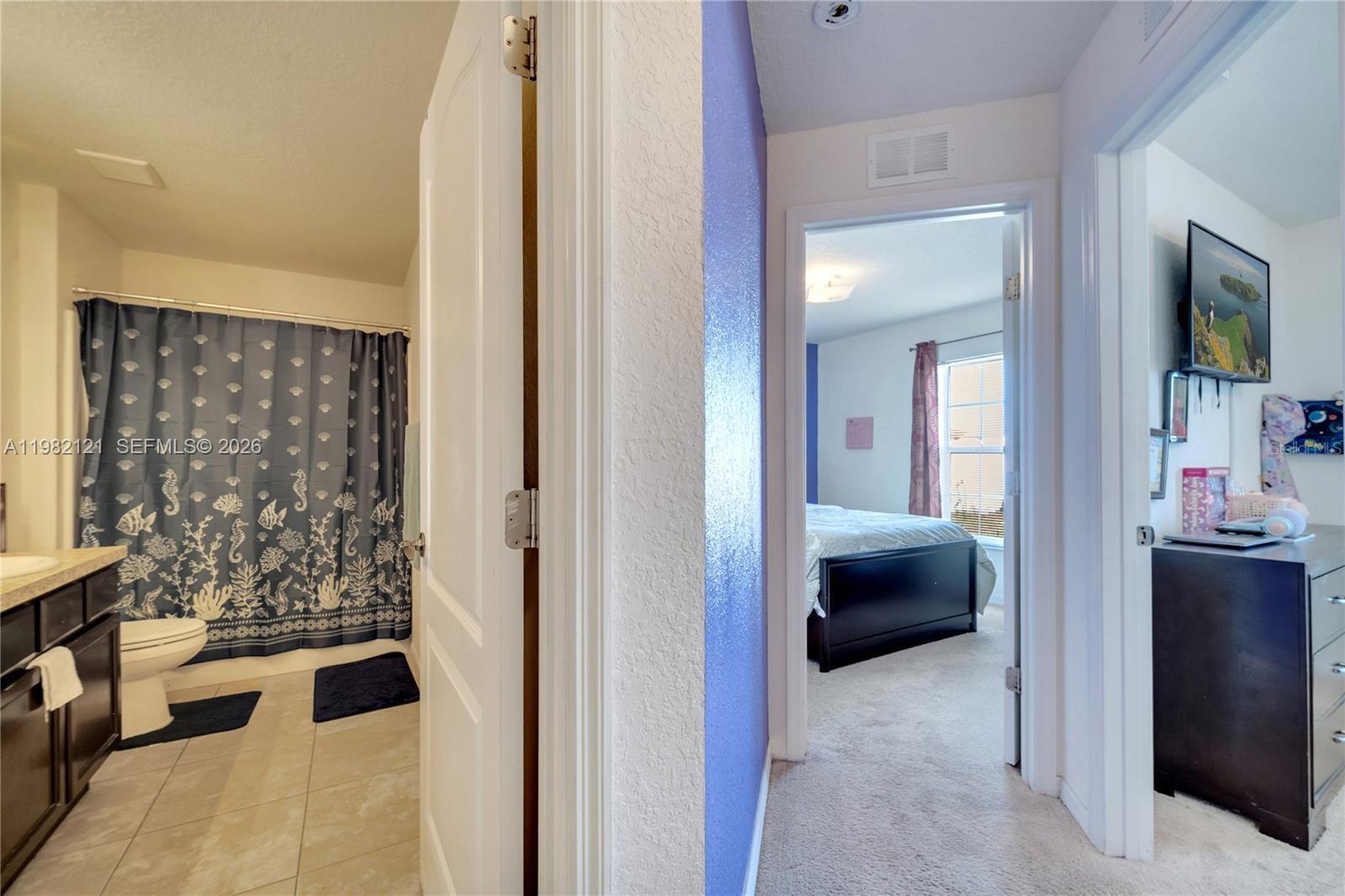 Ver detalles 1317 4 / 2 sq. ft. $ 2026-04-16 0 foto