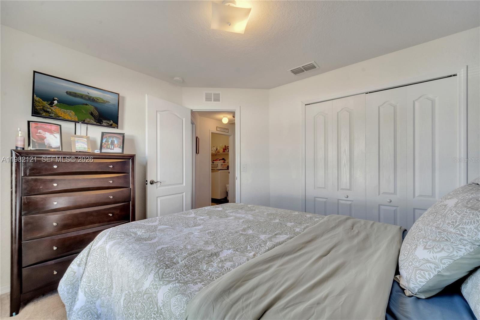 Ver detalles 1317 4 / 2 sq. ft. $ 2026-04-16 0 foto