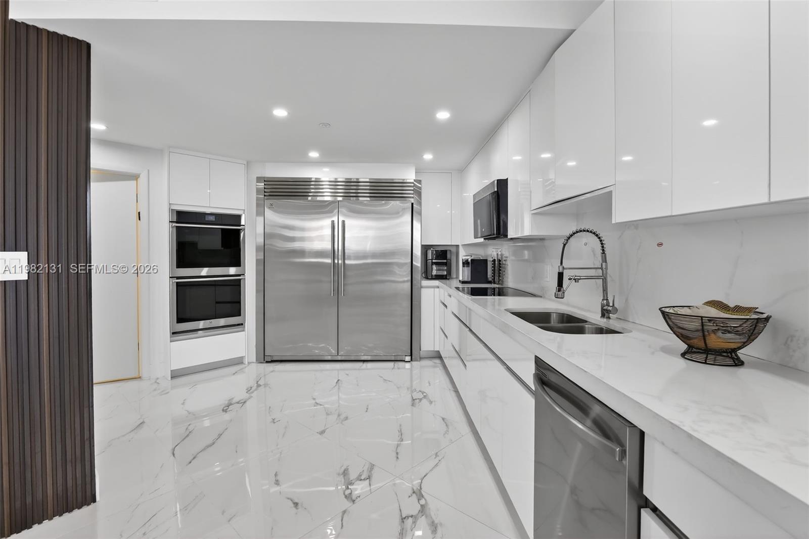 2301 3 / 5 2470 sq. ft. $ 2026-03-12 0 Photo