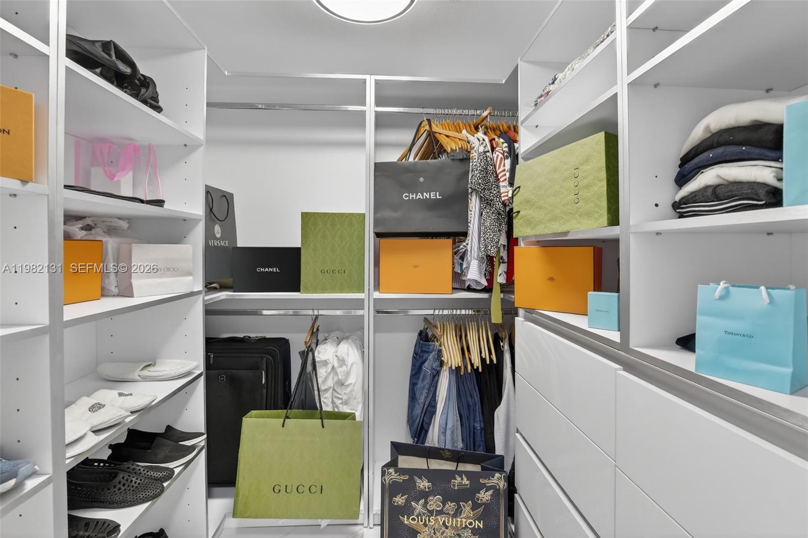 2301 3 / 5 2470 sq. ft. $ 2026-03-12 0 Photo