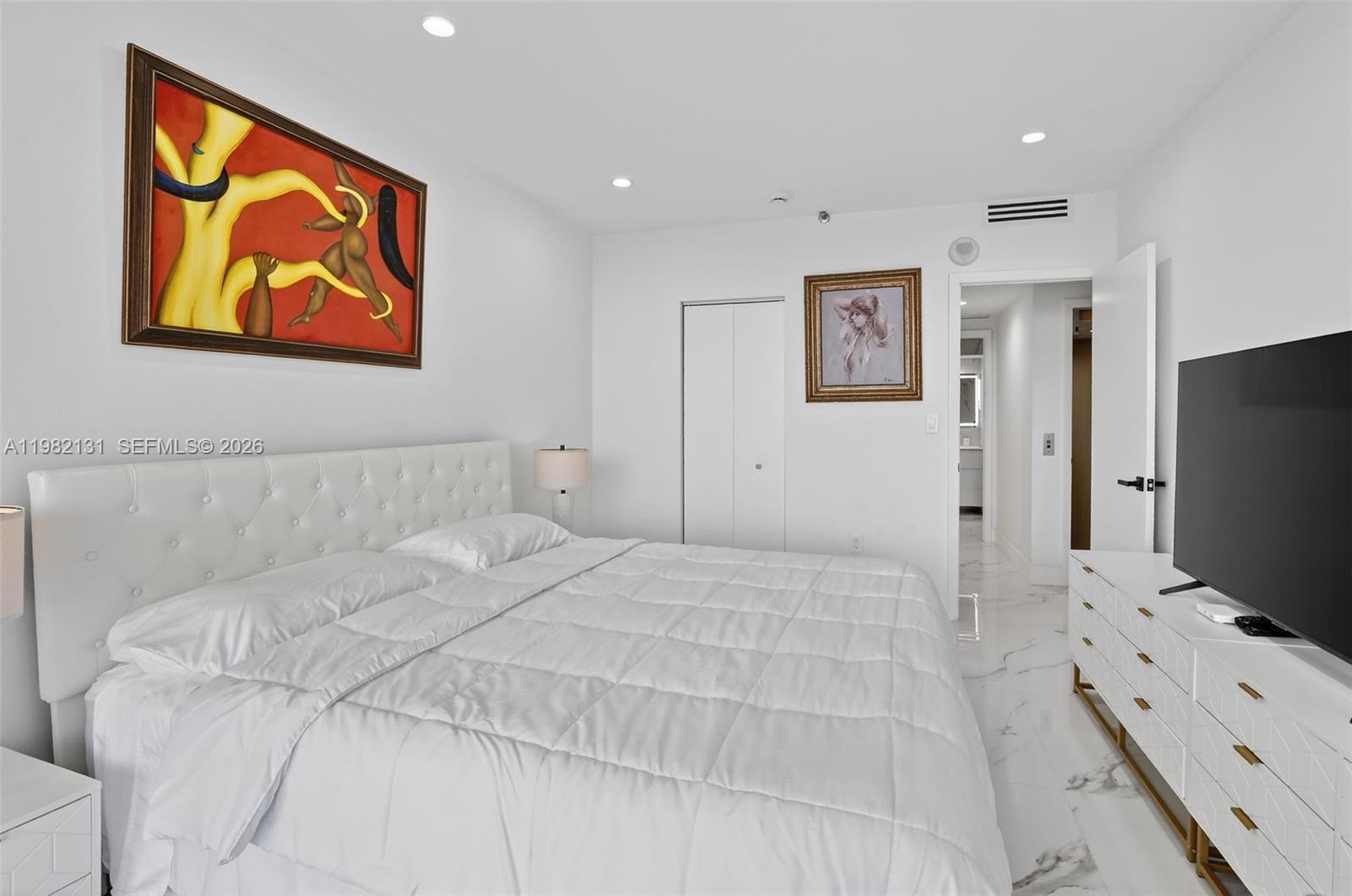 2301 3 / 5 2470 sq. ft. $ 2026-03-12 0 Photo